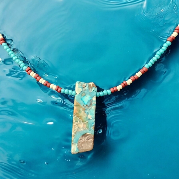 Handmade Necklace featuring genuine stone center piece. - Picture 1 of 7